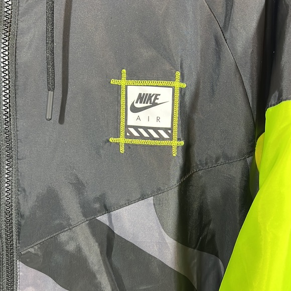 Nike sportswear windrunner retro jacket size Medium - Picture 3 of 15